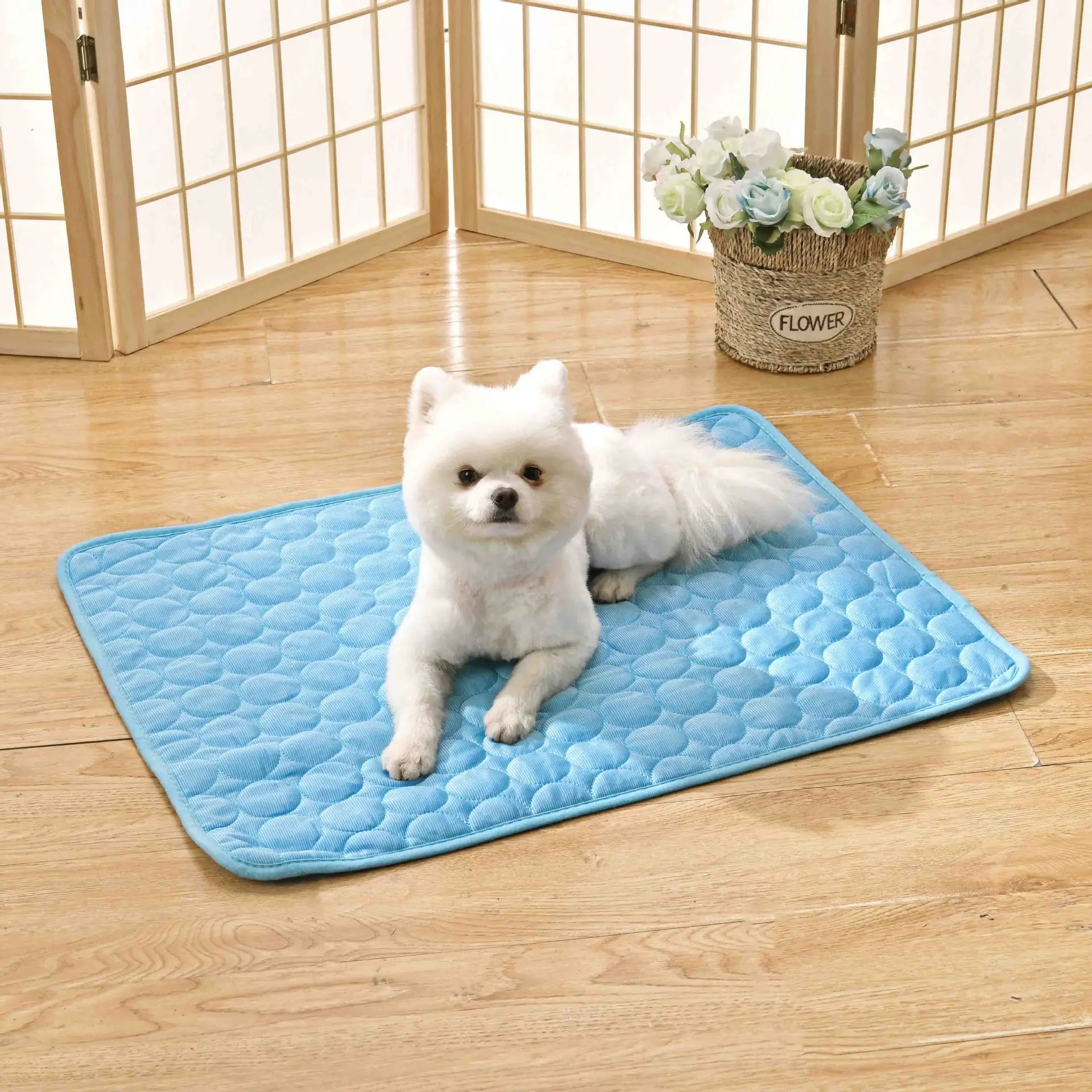 Manta refrescante para mascotas, ideal para el verano. Mantiene a tu perro o gato fresco y cómodo.