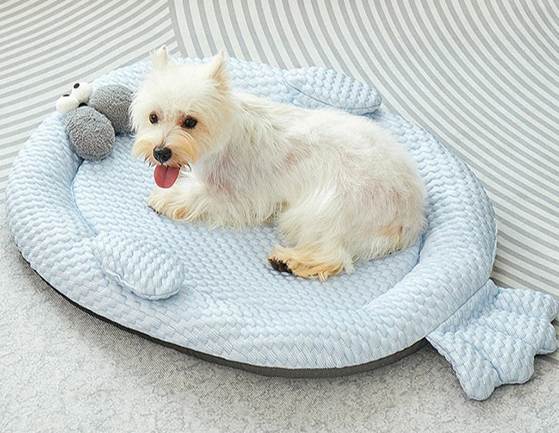 Cama refrescante transpirable con forma de animal para perros y gatos. Comodidad y diversión para el verano.