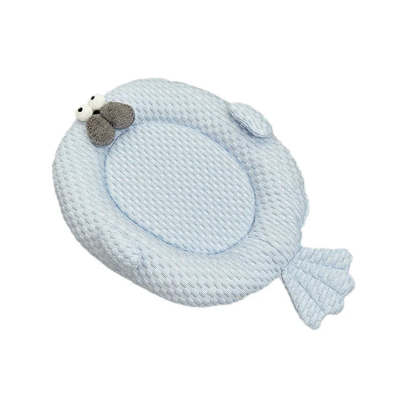 Cama refrescante transpirable con forma de animal para perros y gatos. Comodidad y diversión para el verano.