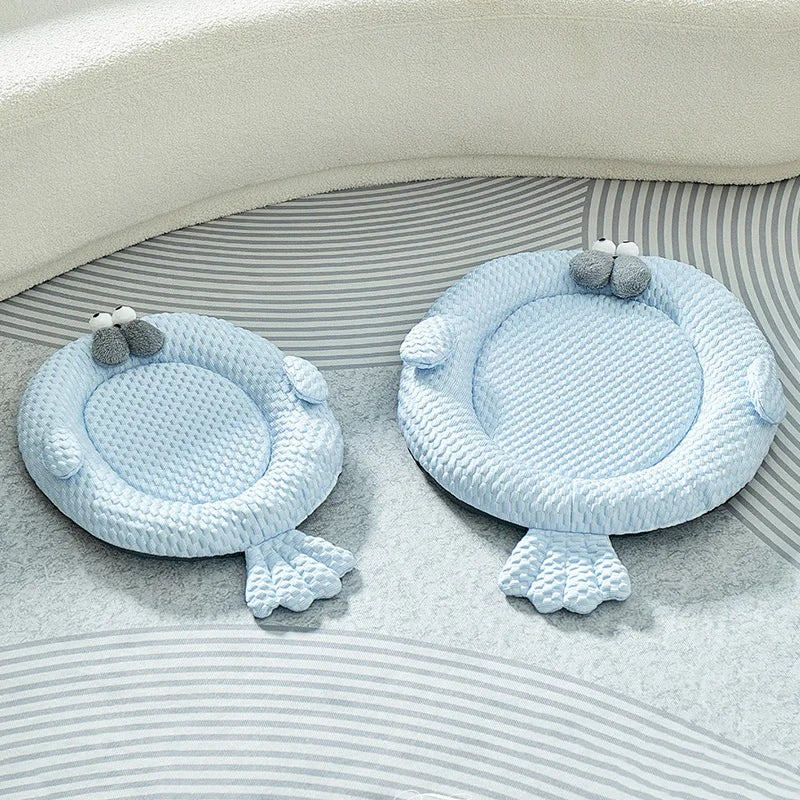 Cama refrescante transpirable con forma de animal para perros y gatos. Comodidad y diversión para el verano.