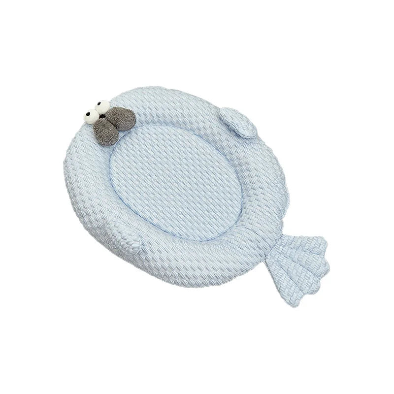 Cama refrescante transpirable con forma de animal para perros y gatos. Comodidad y diversión para el verano.