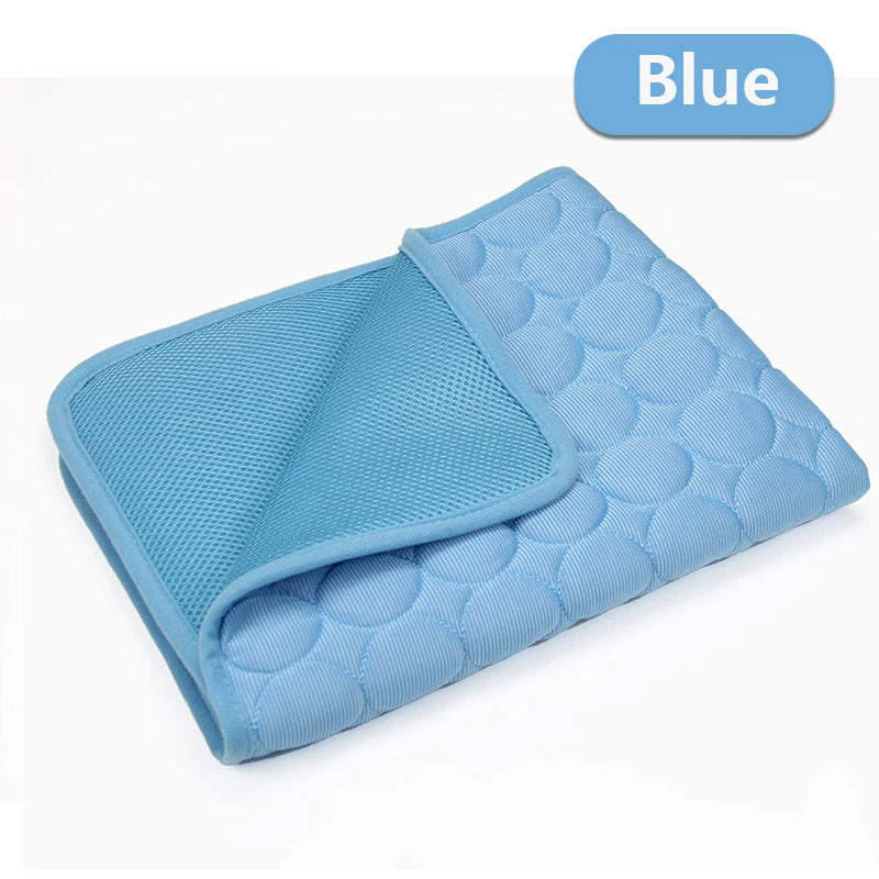 Manta refrescante para mascotas, ideal para el verano. Mantiene a tu perro o gato fresco y cómodo.